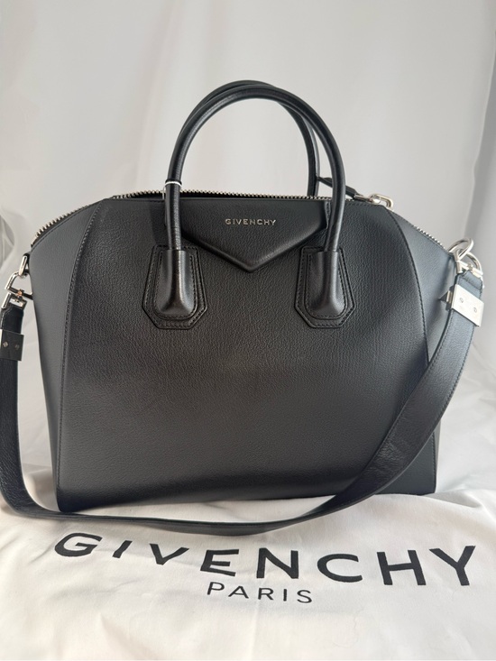 Givenchy Handbags - Givenchy Large Antigona Black Leather